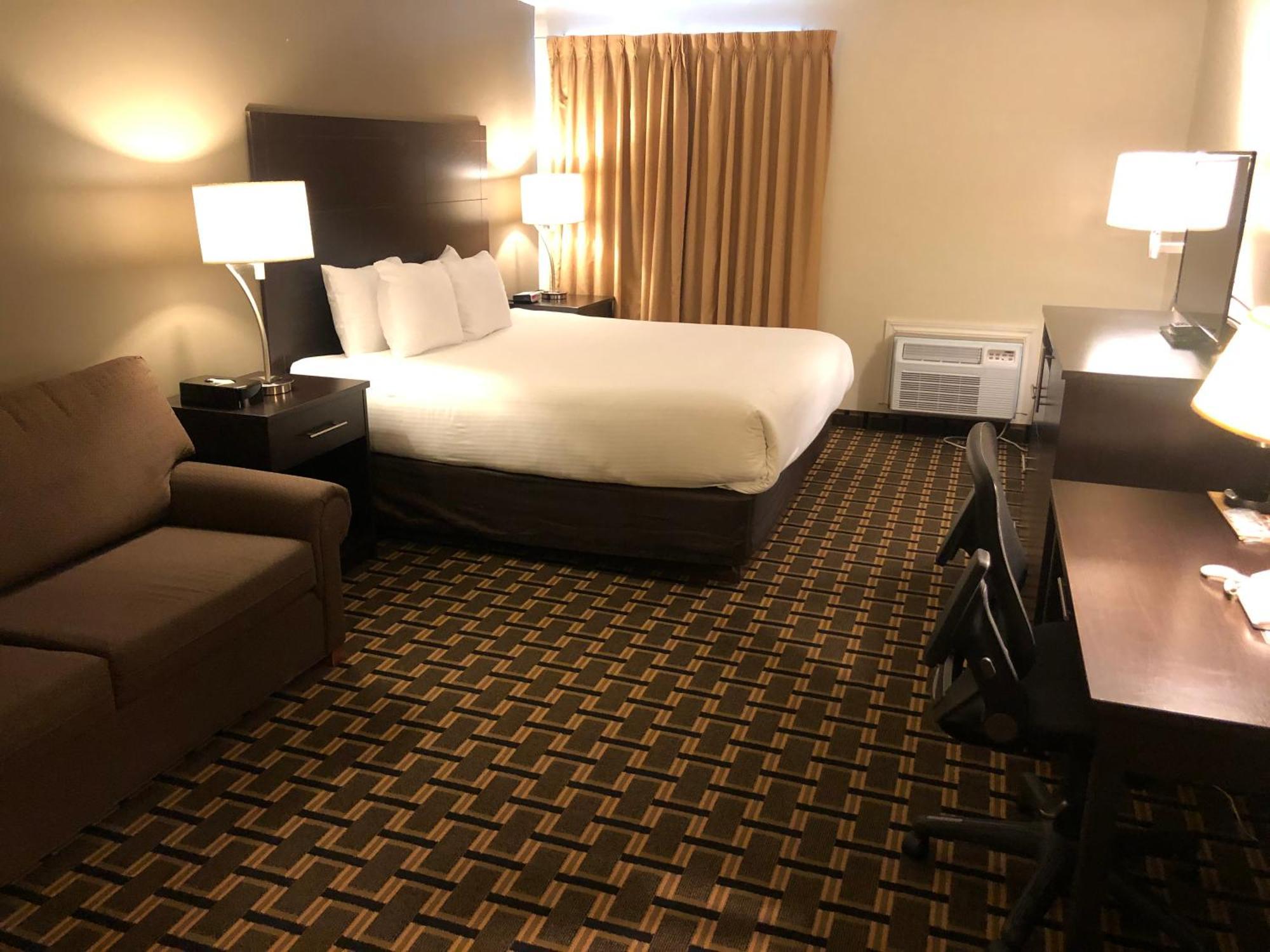 รามาดา บาย วินด์แฮม ลินด์เซย์ Hotel ภายนอก รูปภาพ