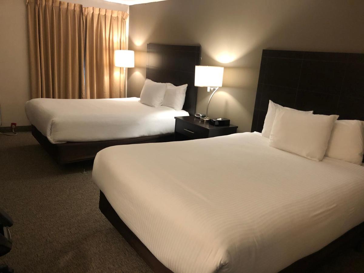 รามาดา บาย วินด์แฮม ลินด์เซย์ Hotel ภายนอก รูปภาพ