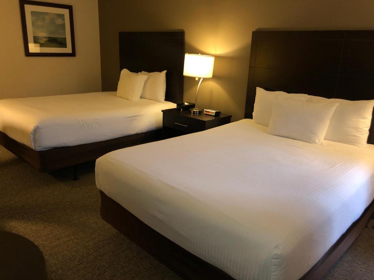 รามาดา บาย วินด์แฮม ลินด์เซย์ Hotel ภายนอก รูปภาพ
